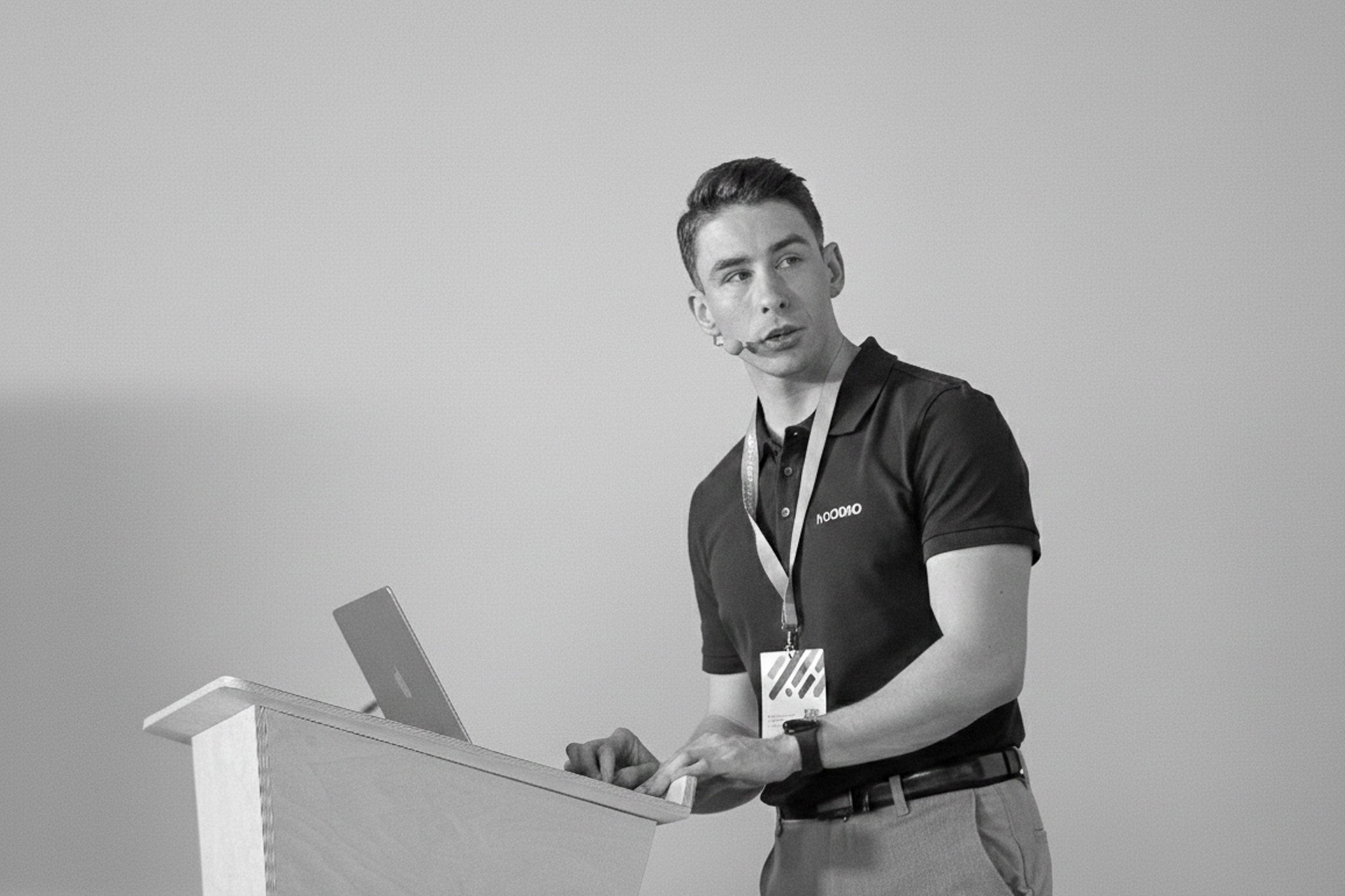 Wojciech Ptasinski speaking at Google Cloud Summit